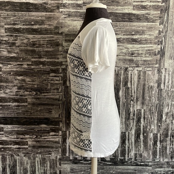 Jack Lace white/cream soft t-shirt w/ v-cut back size small - Picture 2 of 8